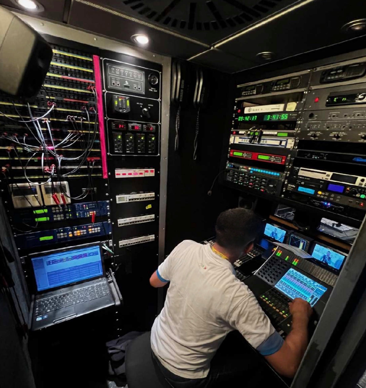 Renault HD OB Van – 8 Camera Broadcast Production Truck