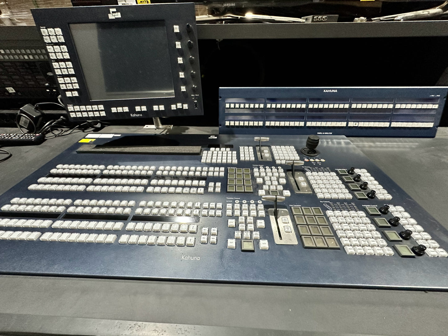 Kahuna 9600 / 48x24 4K ready production mixer