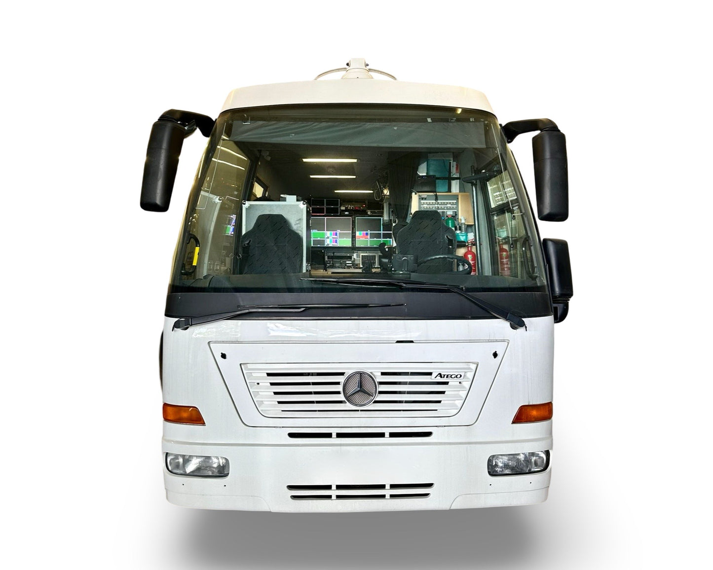 HD OB truck with uplink system