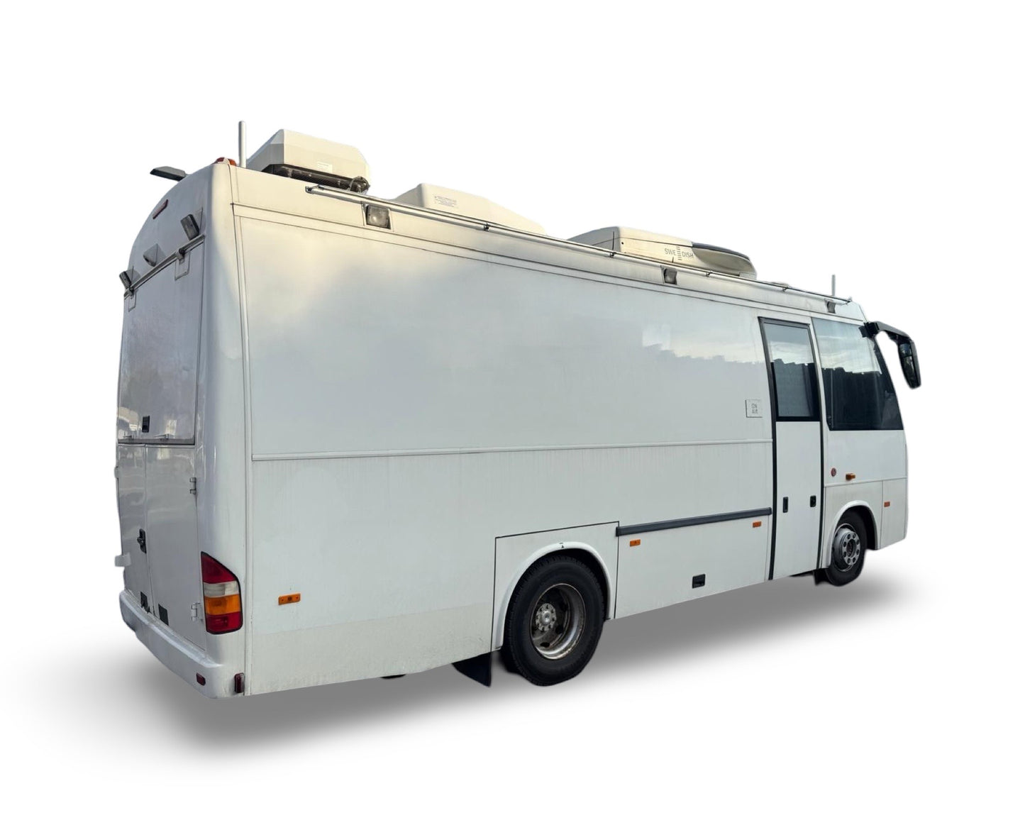 HD OB truck with uplink system