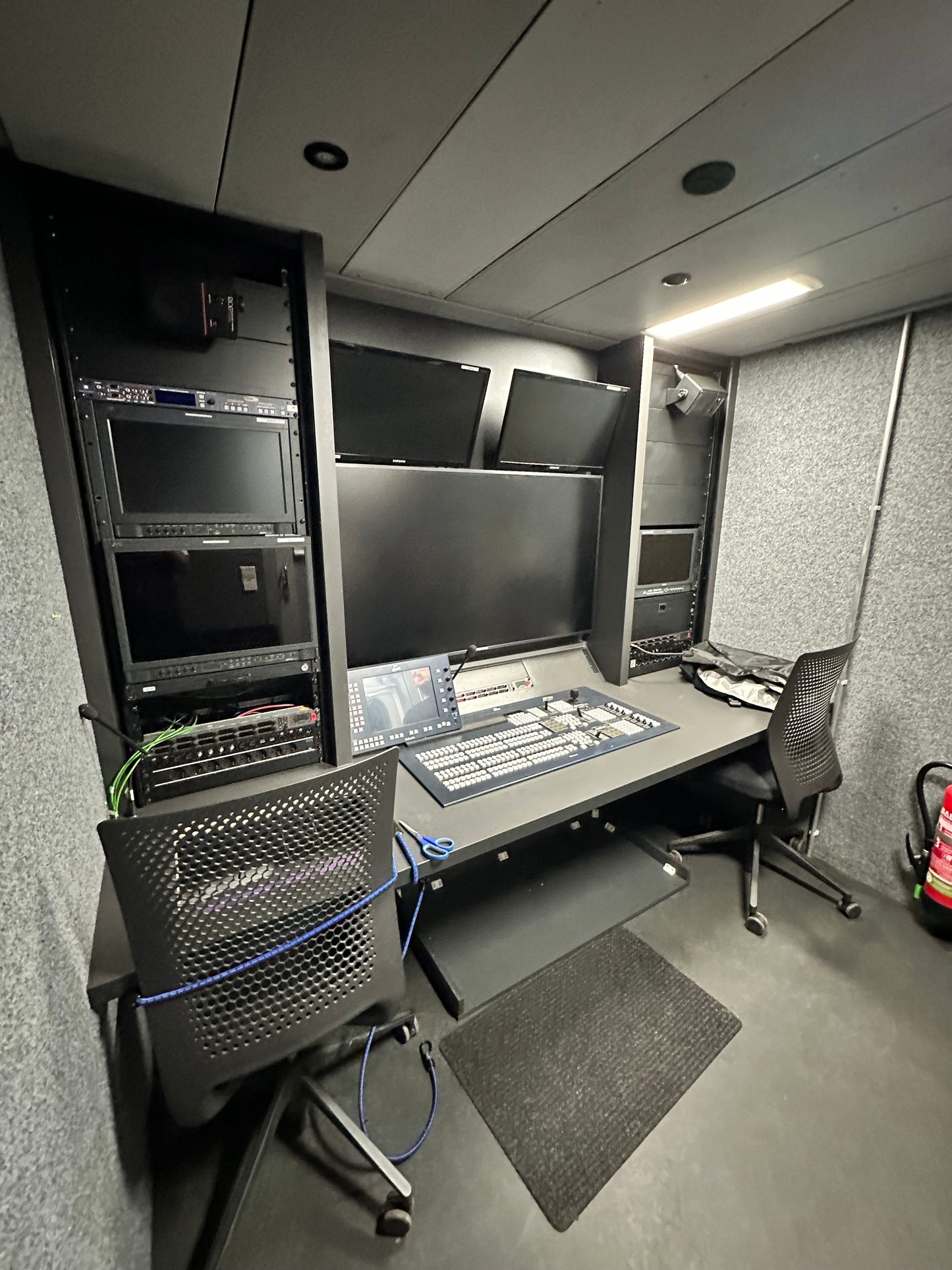 OB HD 3G production trailer for up to 10 cameras
