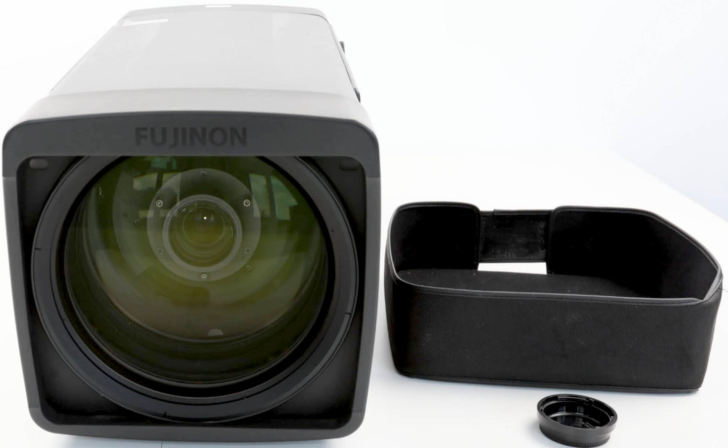 UA107x8,4 UHD Box lens