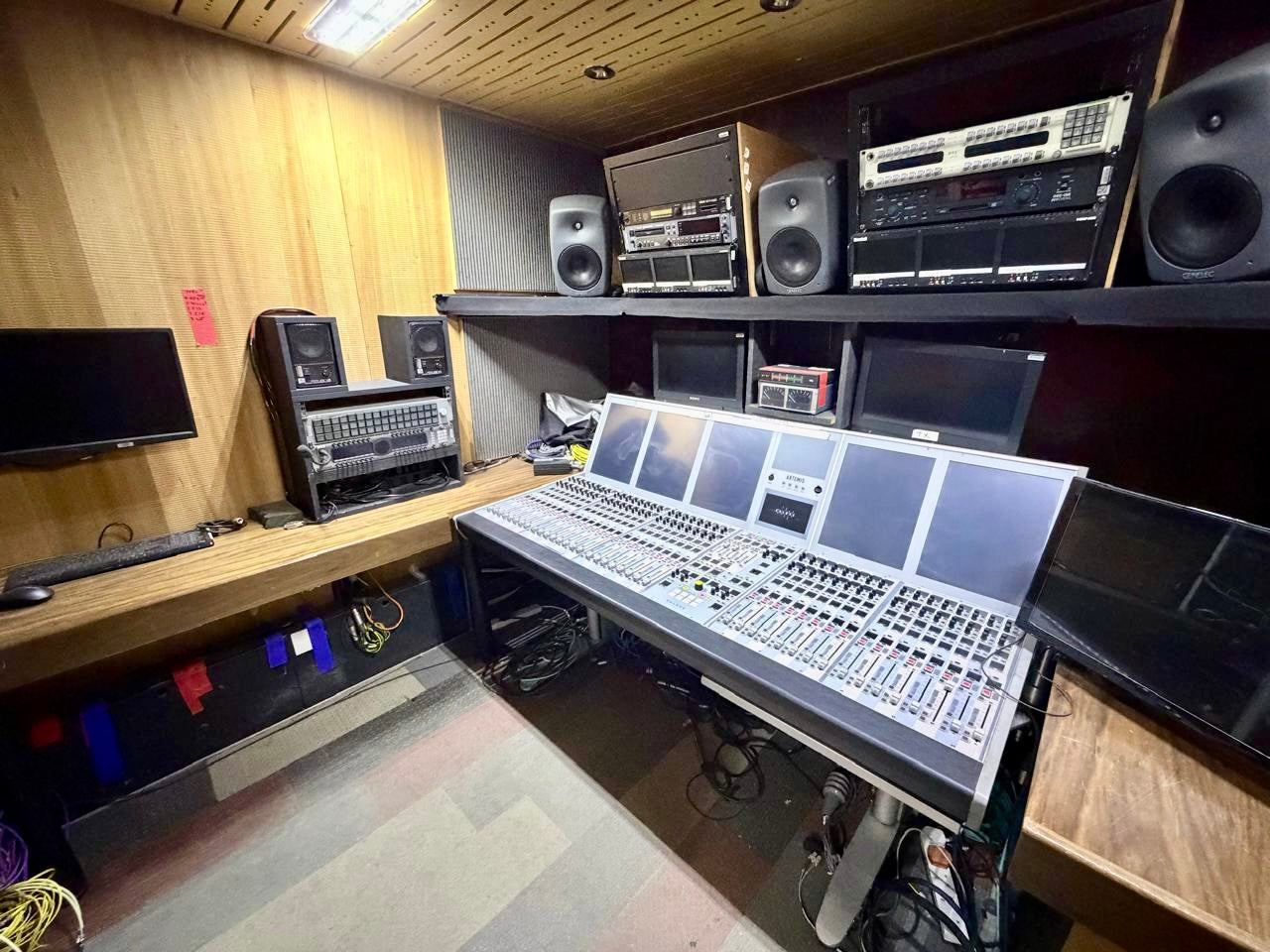 12 camera HD OB trailer