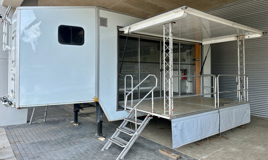 Stage trailer complete with power supply