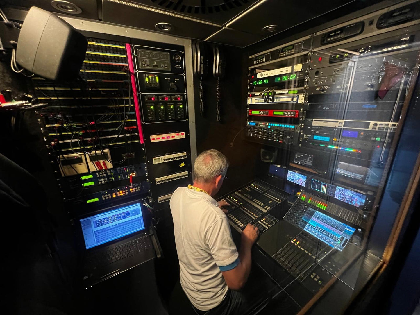 OB truck in 3G 1080p with 8 Cameras