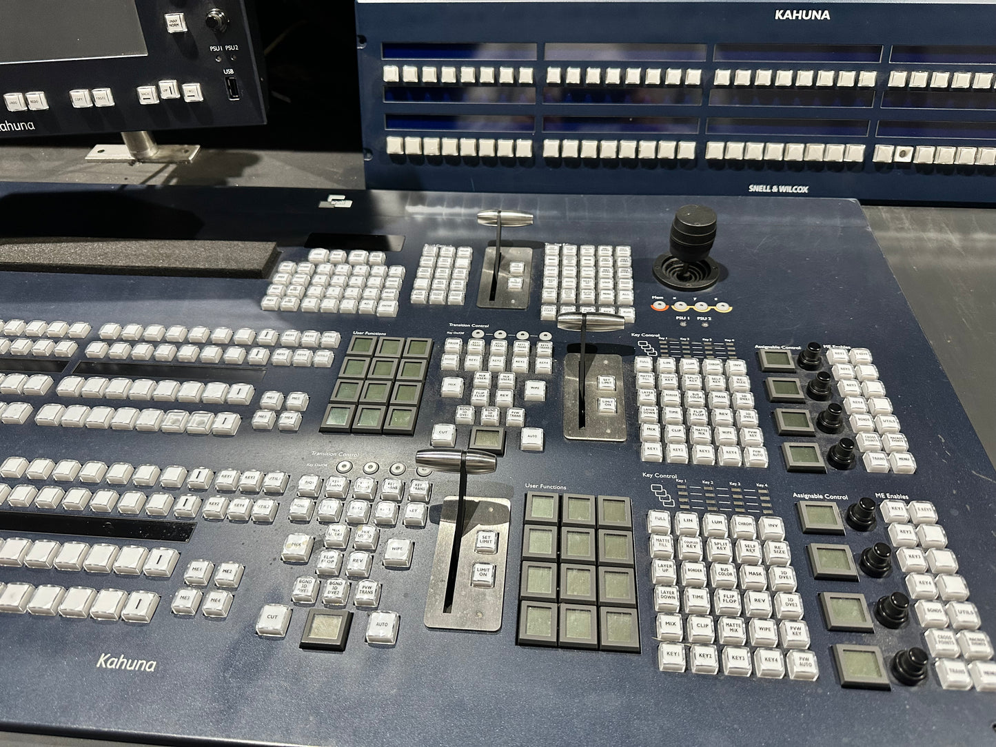 Kahuna 9600 / 48x24 4K ready production mixer