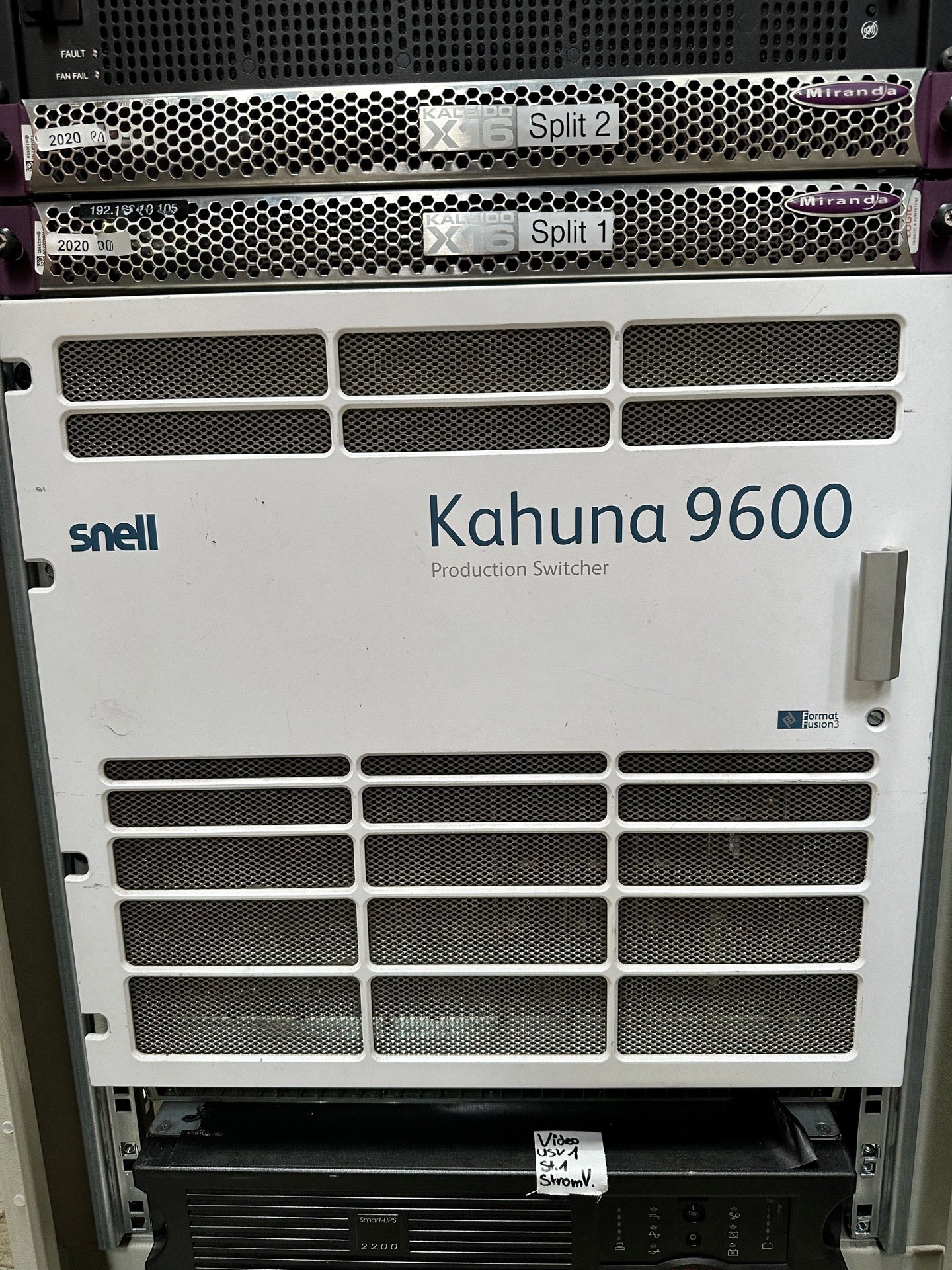 Kahuna 9600 / 48x24 4K ready production mixer