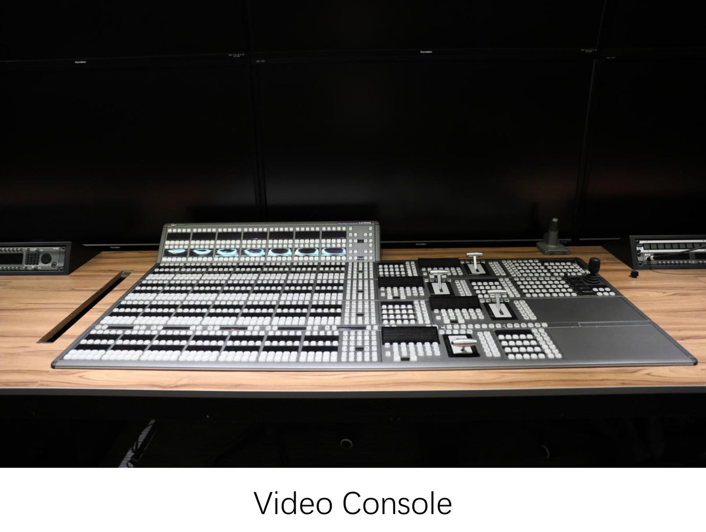 UHD OB trailer from 2022 incl. 20x Sony UHD cameras and lenses