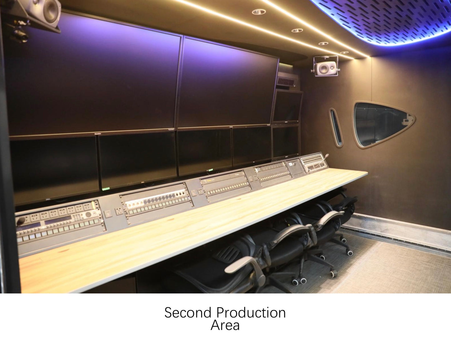 UHD OB trailer from 2022 incl. 20x Sony UHD cameras and lenses
