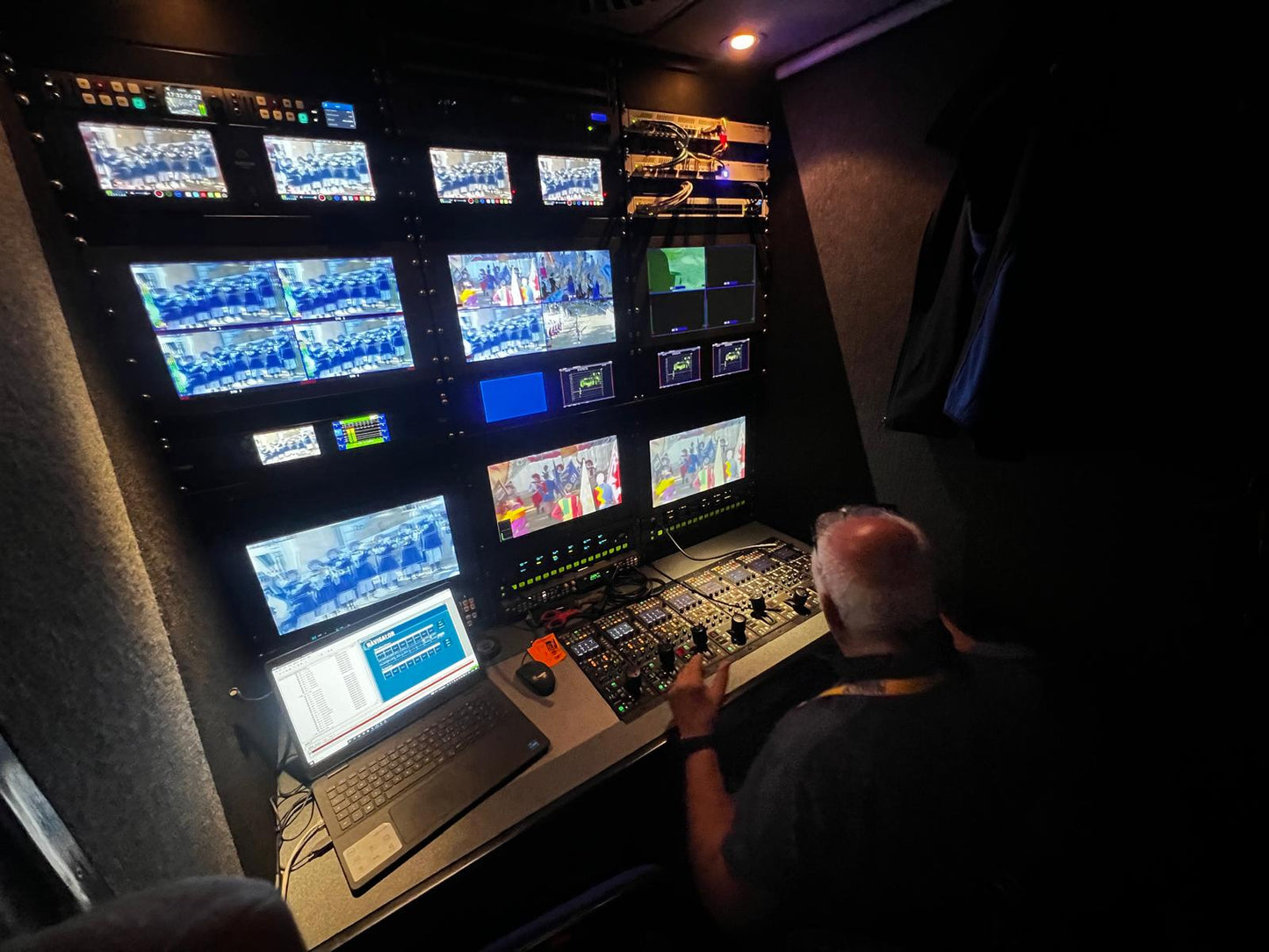 OB truck in 3G 1080p with 8 Cameras