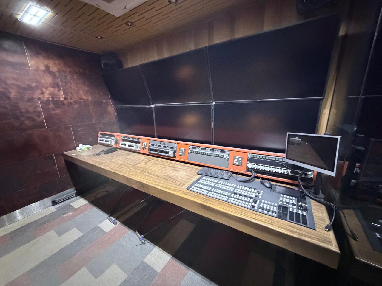 12 camera HD OB trailer