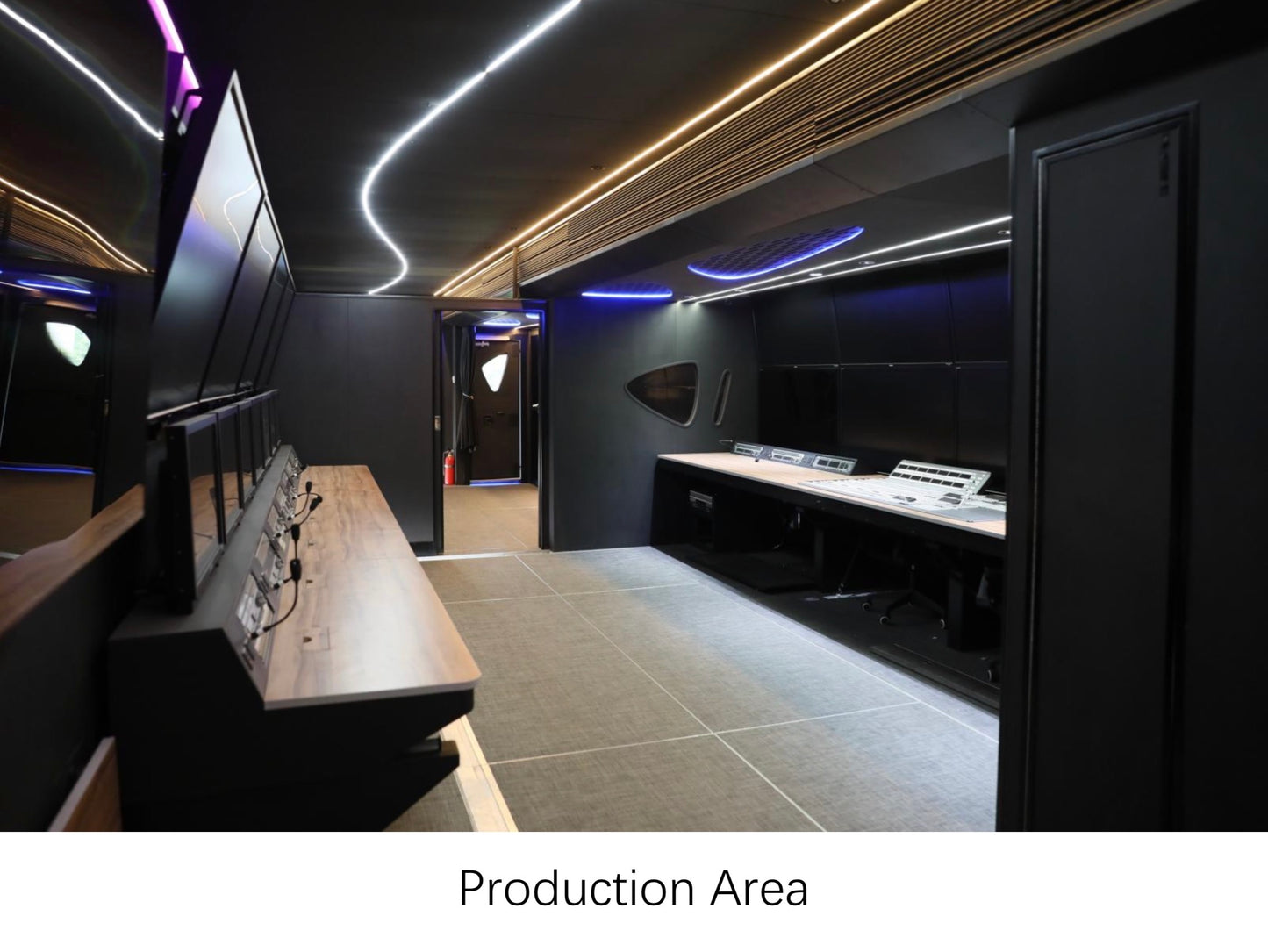 UHD OB trailer from 2022 incl. 20x Sony UHD cameras and lenses