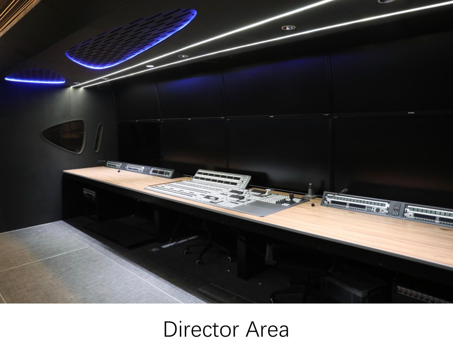 UHD OB trailer from 2022 incl. 20x Sony UHD cameras and lenses